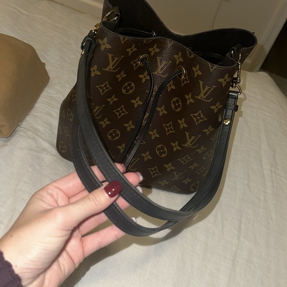 Louis Vuitton NéoNoé MM Black Monogram (100% authentic) - Picture 6 of 16